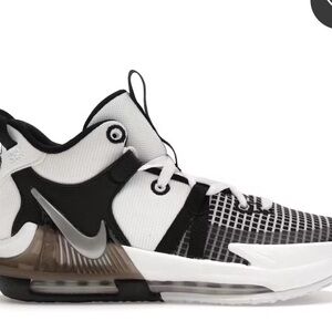 Nike Lebron Witness VII GS Boys Shoes